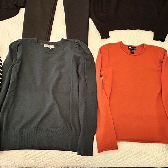 WOMEN's Clothing LOT, Size Small - Picture 4 of 4